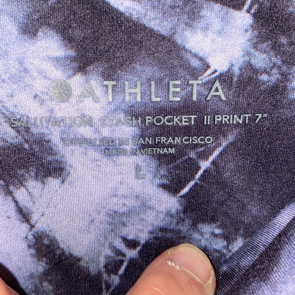 Athleta Salutation Stash Shorts - Picture 4 of 6